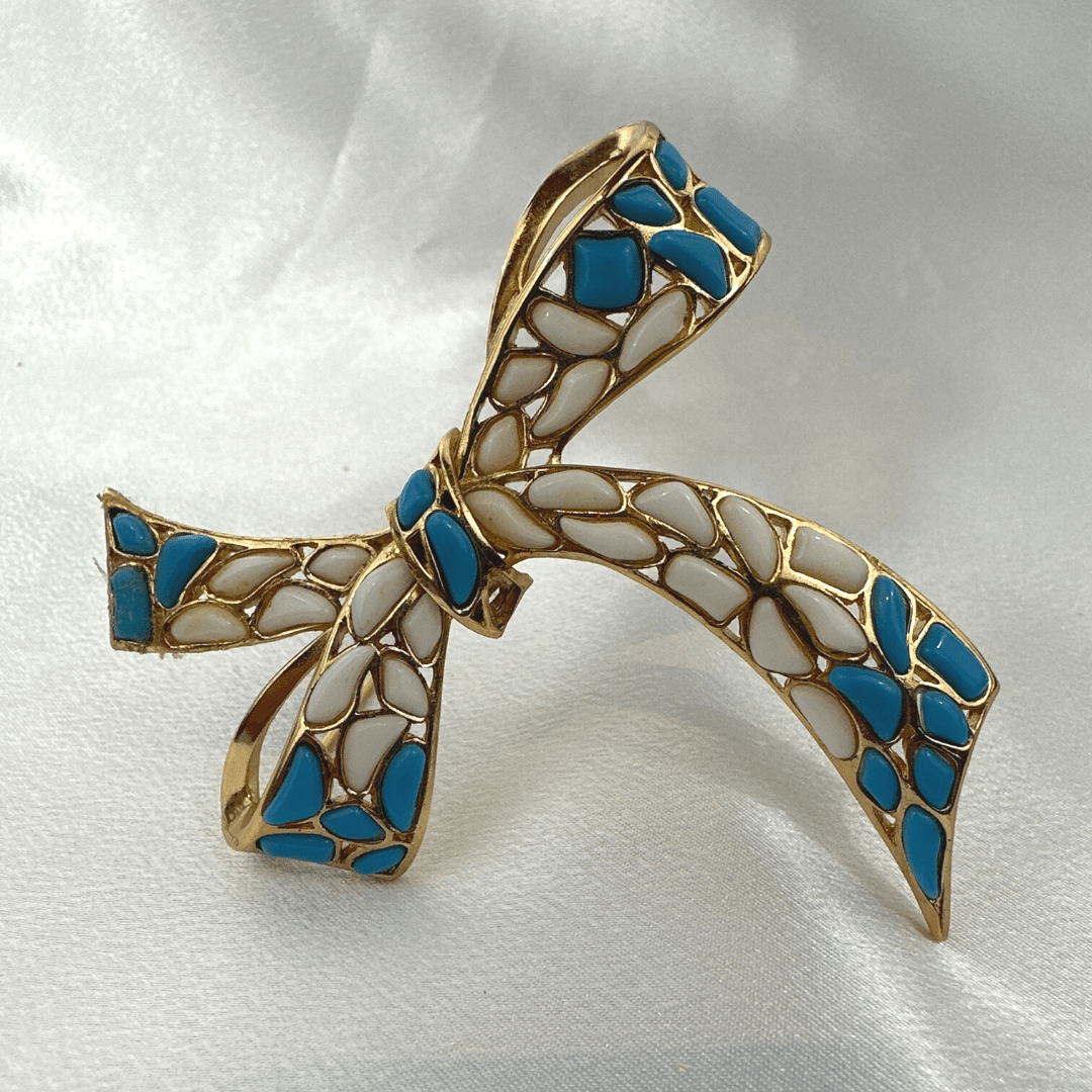 Signed Trifari Mosaic White and Blue Molded Glass Bow Ribbon Brooch Pin image 1