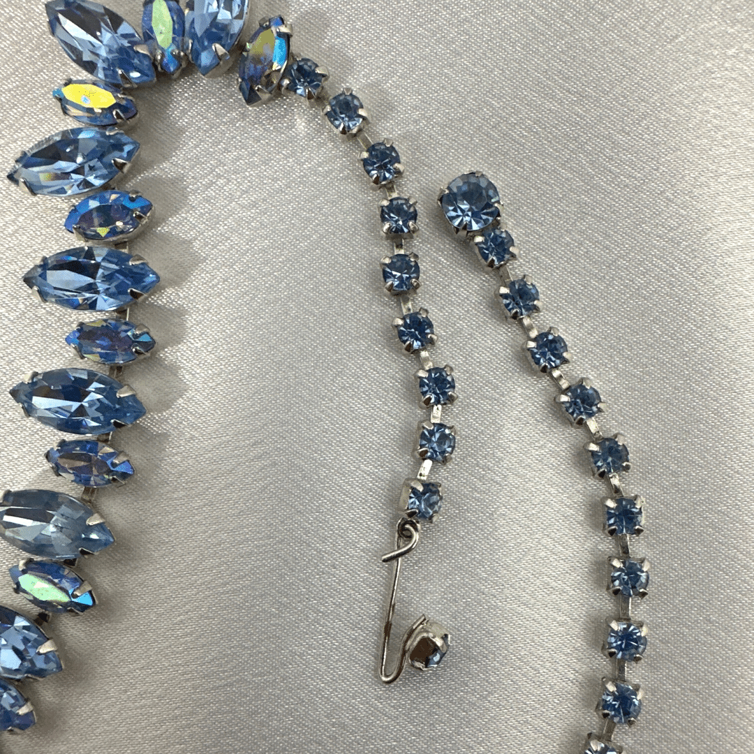 Vintage Light Blue Rhinestone Jewelry Set - Clasp Detail