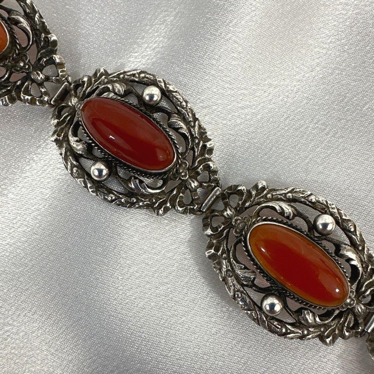 Vintage Silver and oval cabochon Canelion Bracelet, link detail