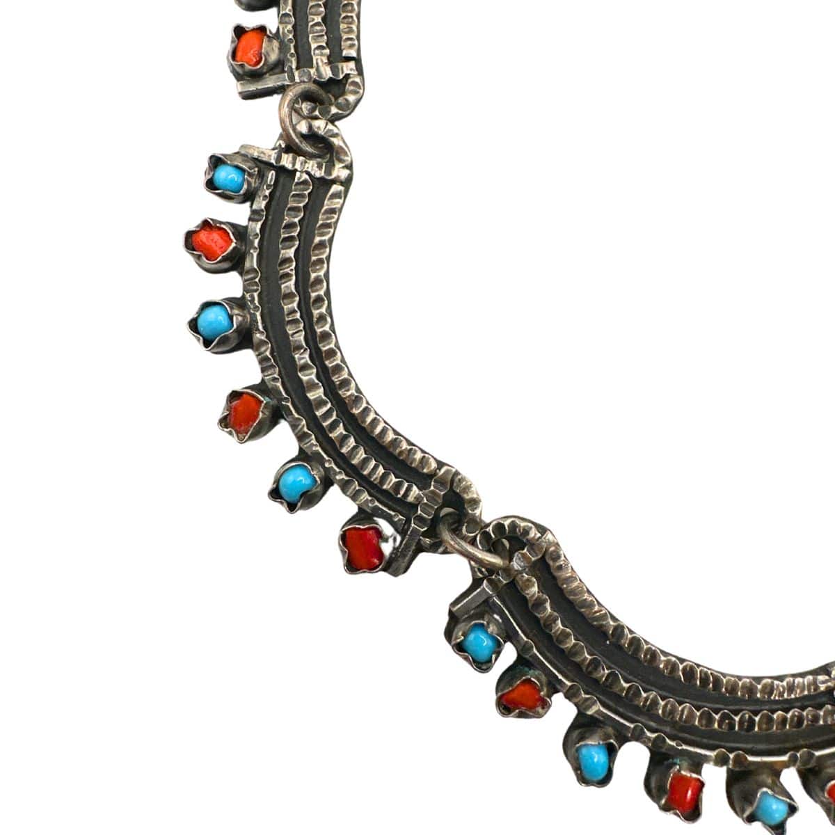 Vintage Sterling Silver Turquoise Necklace - Stones Detail