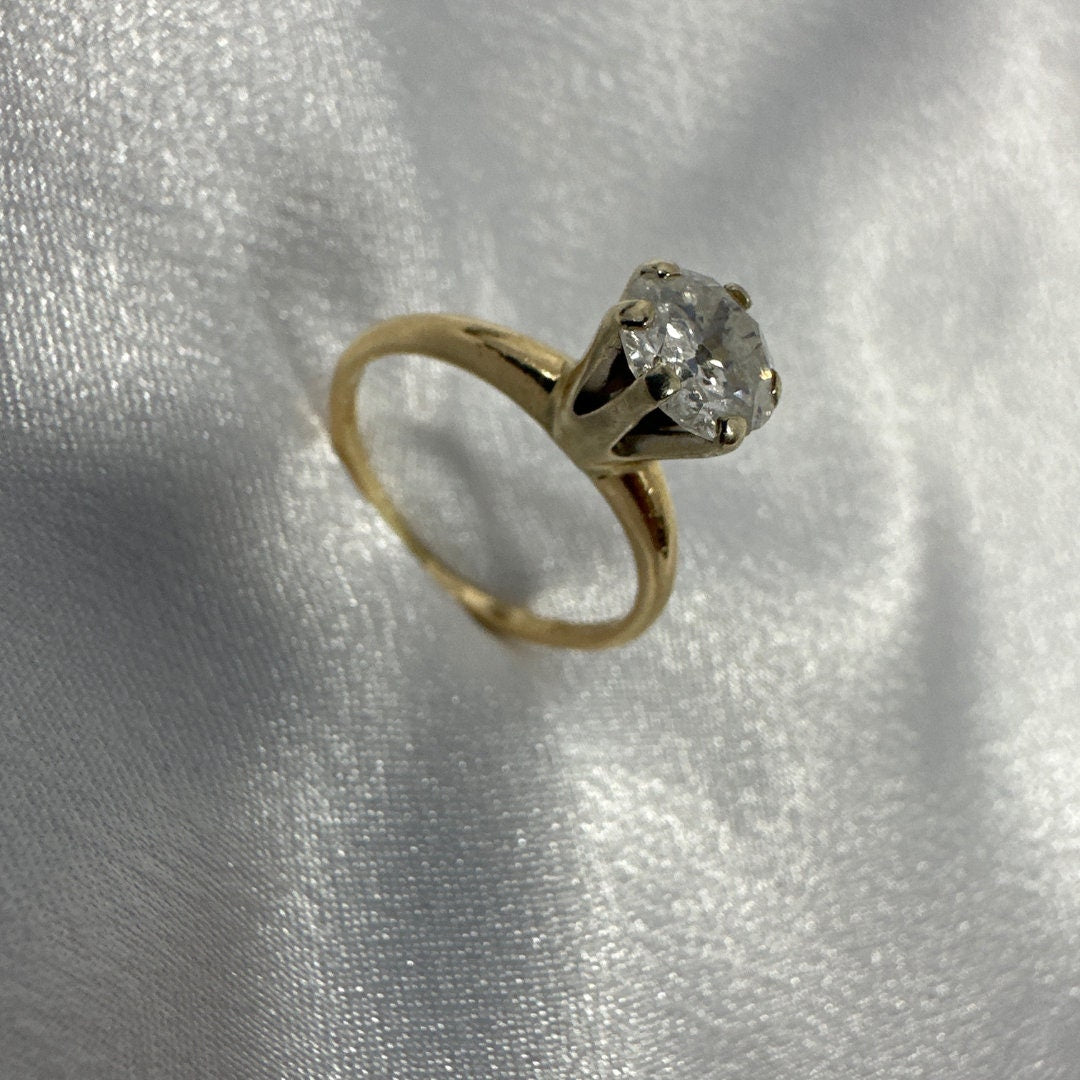 Size 6 Antique 14K Yellow Gold Crown Ring with Diamond. Regal Vintage Elegance
