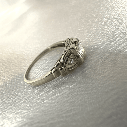 18K White Gold Elegant Antique Ring with Diamond - Exquisite Beauty for Women, Size 6 image 3