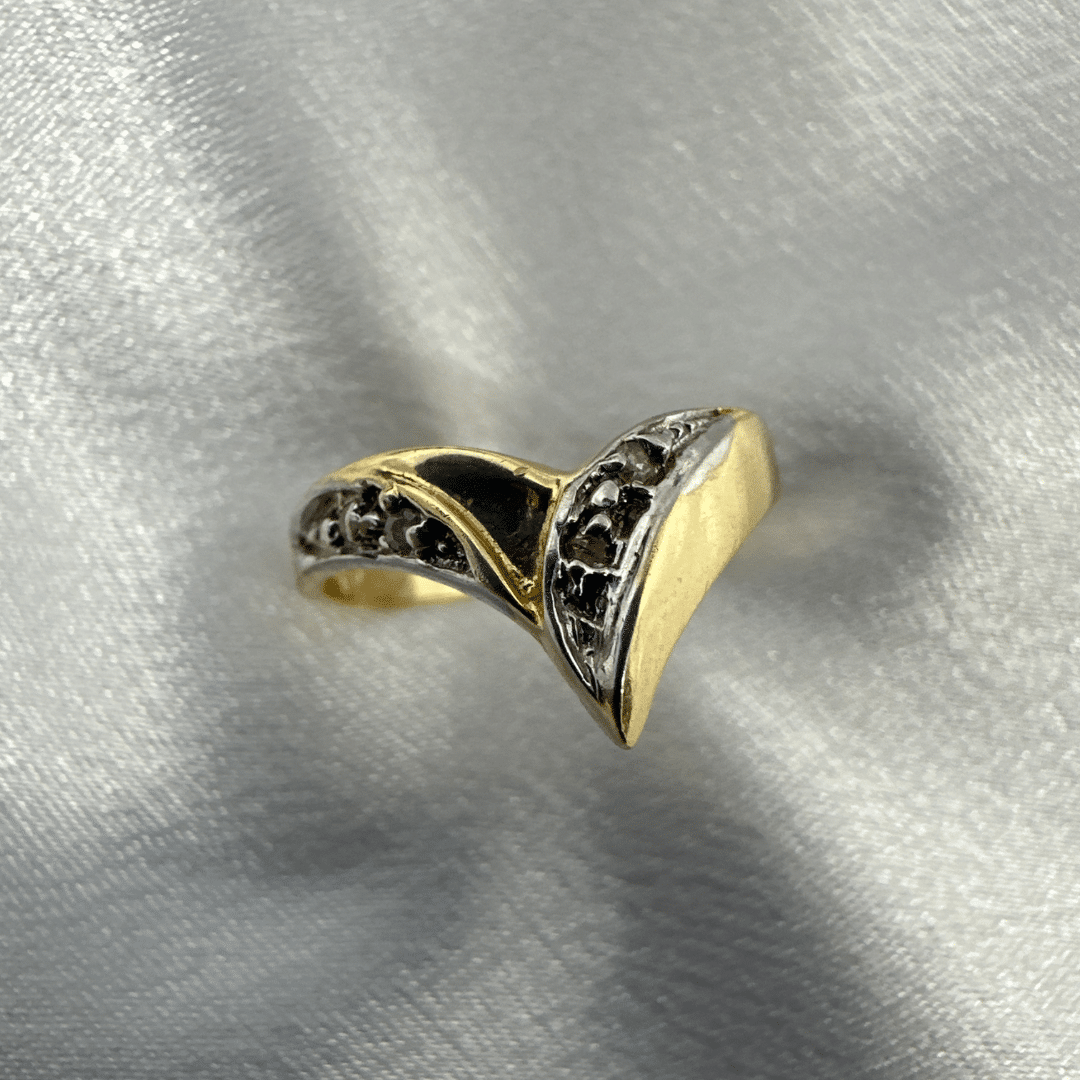 Size 6 14K Yellow Gold Heart Ring with White Gold Accent and Tiny Diamonds for Women image 8