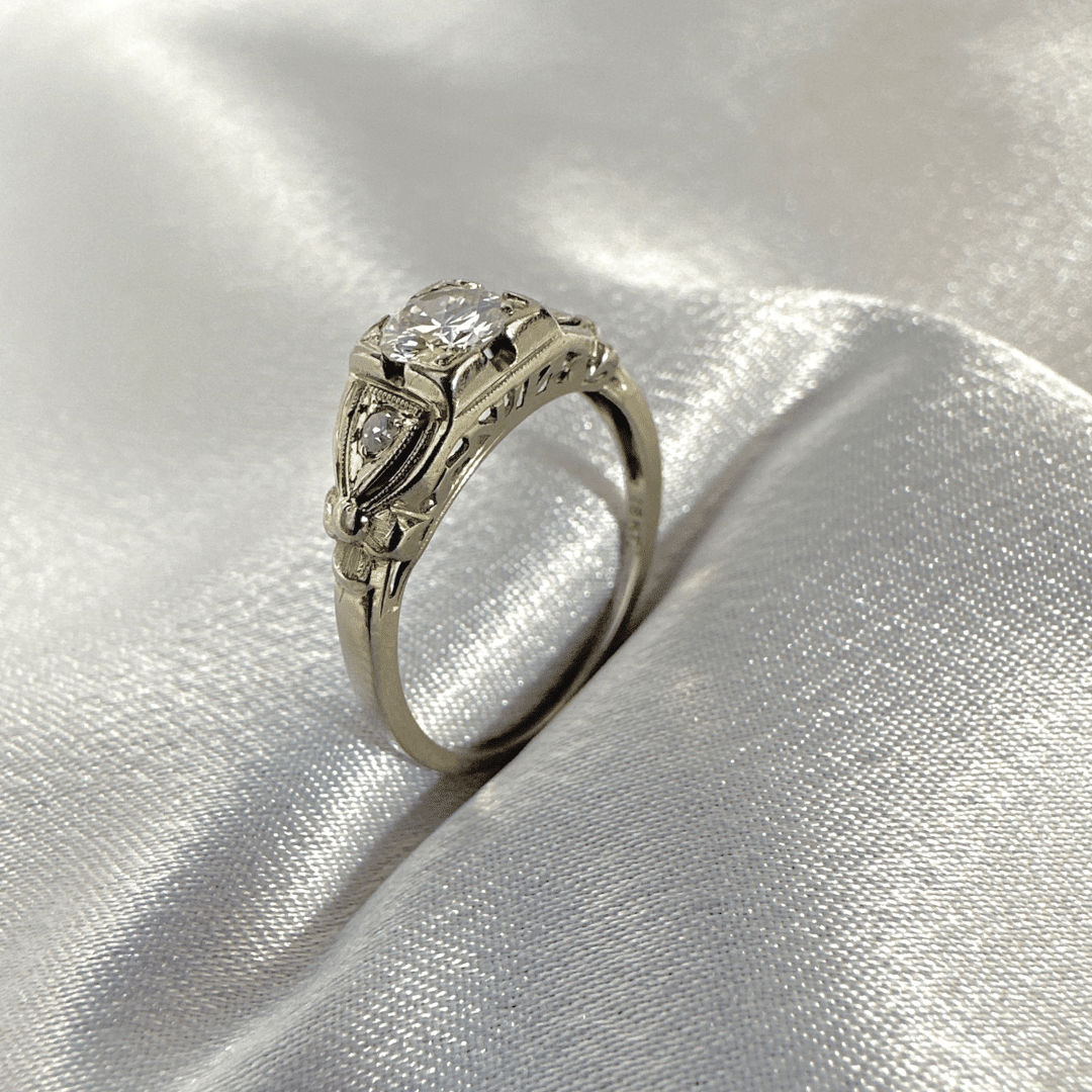 18K White Gold Elegant Antique Ring with Diamond - Exquisite Beauty for Women, Size 6 image 2