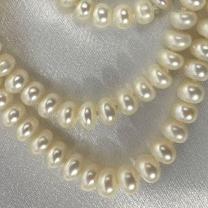 Classic Pearl Necklace - Pearl Detail