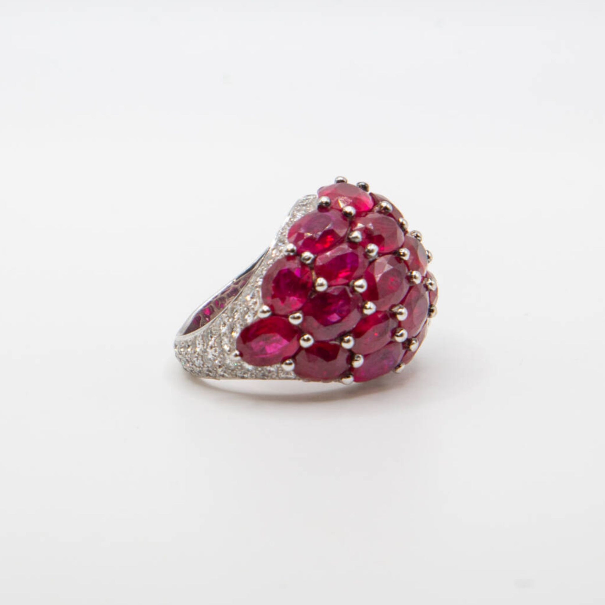 Graff Ruby, Diamond, and Platinum Ring - Diamond Detail