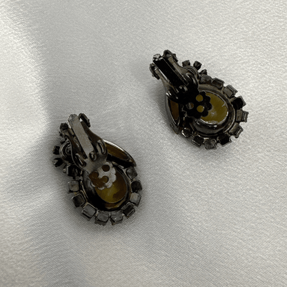 Julianna Line Vintage glass earrings - clasp detail