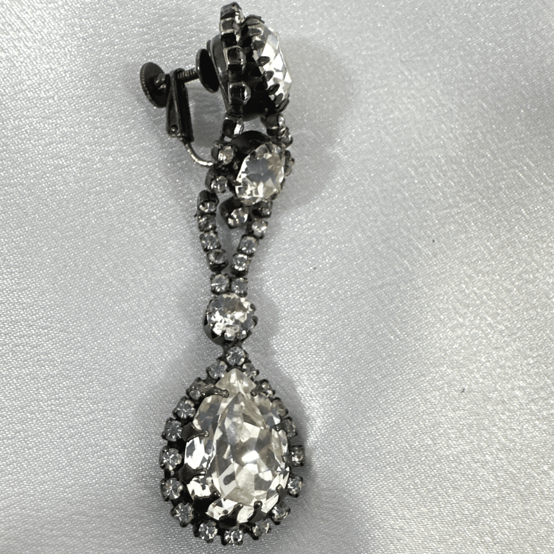 Ornate Japanned Great Cut Clear Rhinestone Vintage Drop Earrings - Clip detail