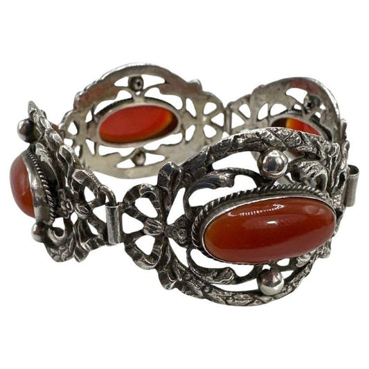 Vintage Silver and oval cabochon Canelion Bracelet, closed