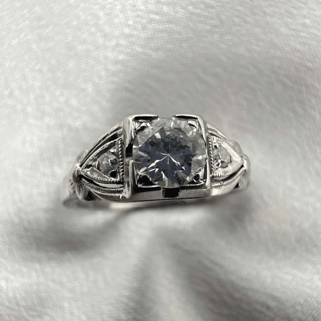 18K White Gold Elegant Antique Ring with Diamond - Exquisite Beauty for Women, Size 6 image 6
