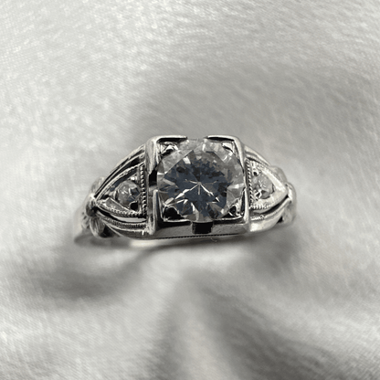 18K White Gold Elegant Antique Ring with Diamond - Exquisite Beauty for Women, Size 6 image 6