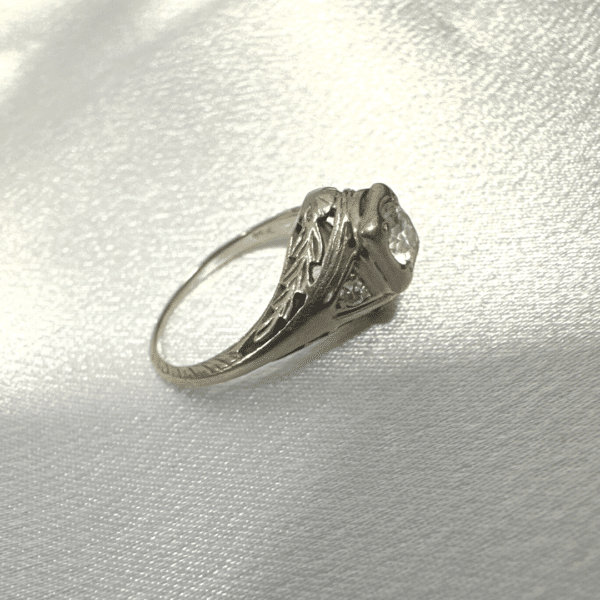 18K Gold Diamond Ring For Women 18K Gold Diamond Ring For Women